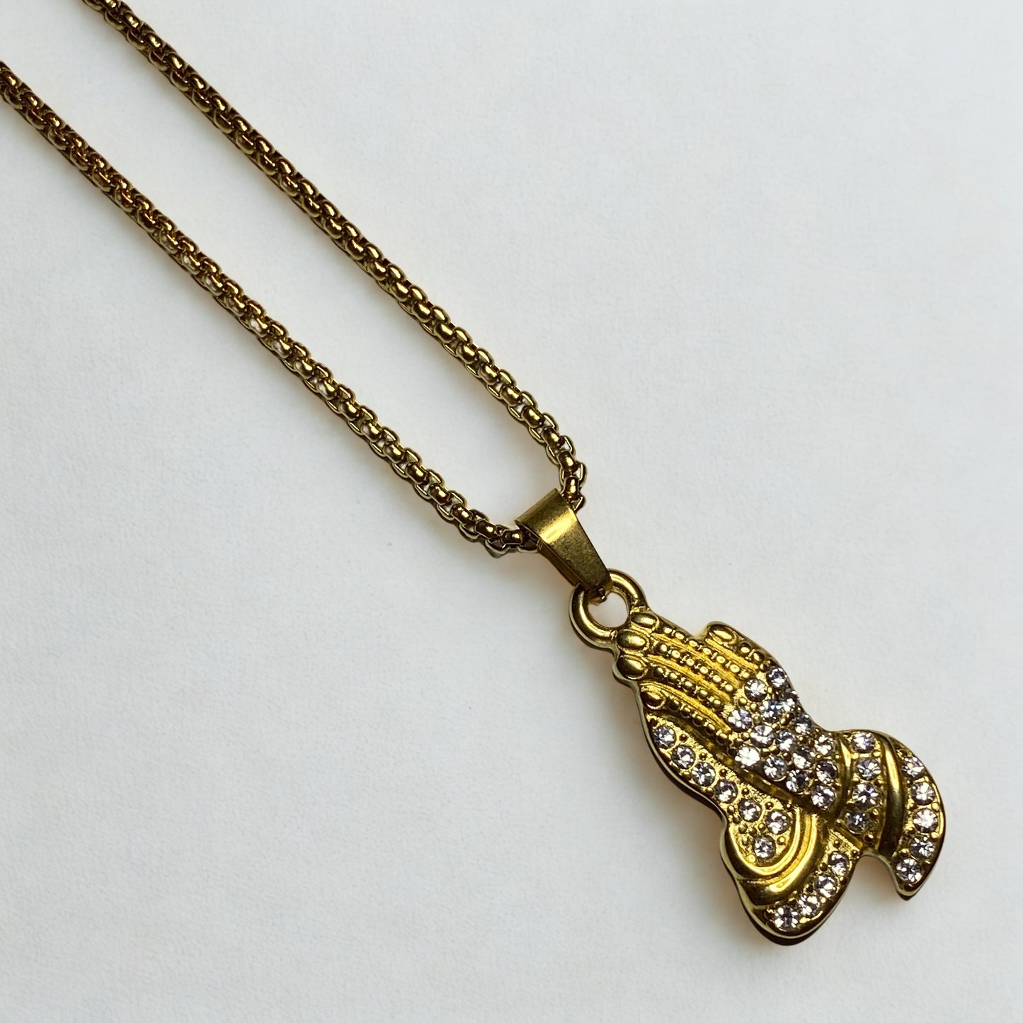 Collar manos juntas con brillos