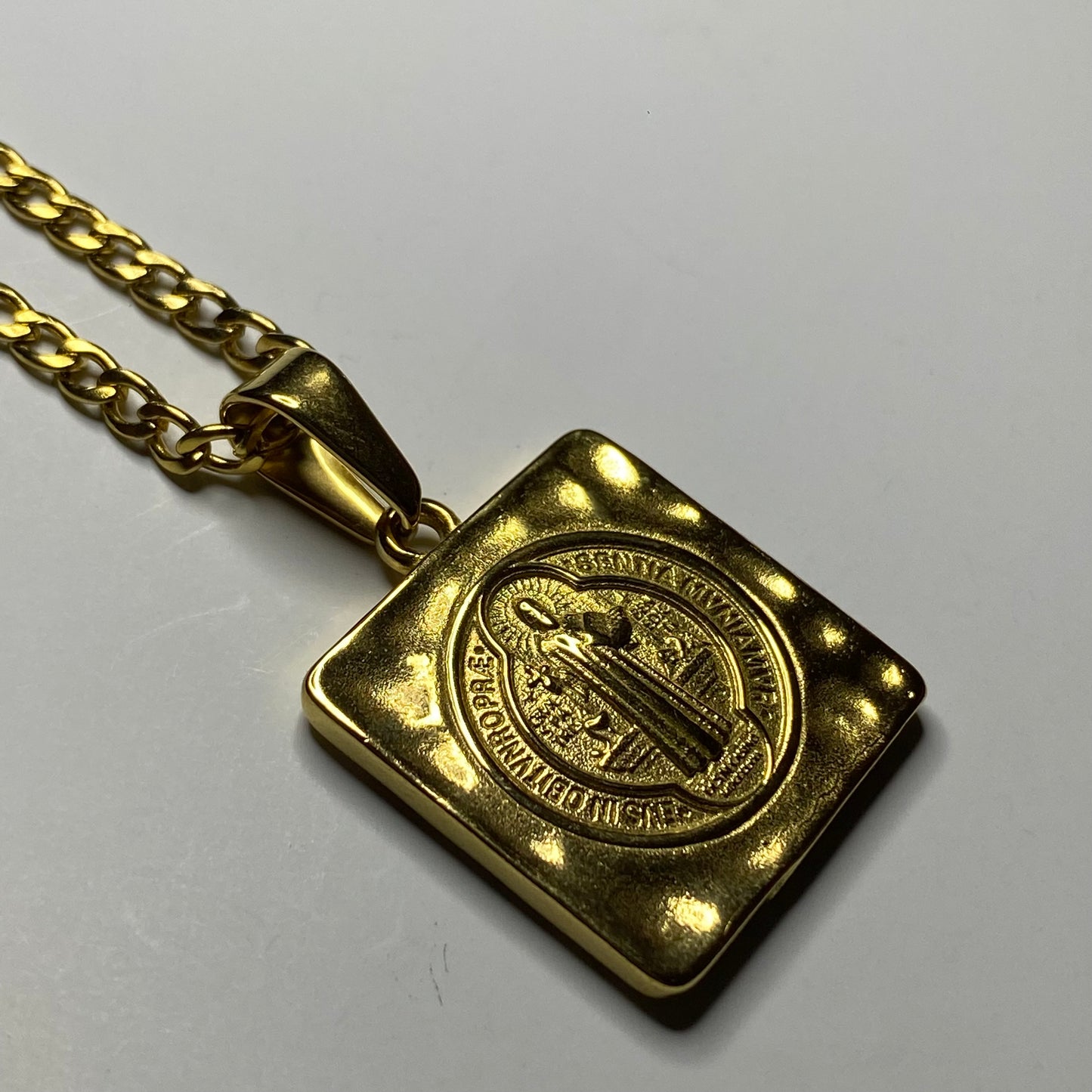 Medalla San Benito cuadrada