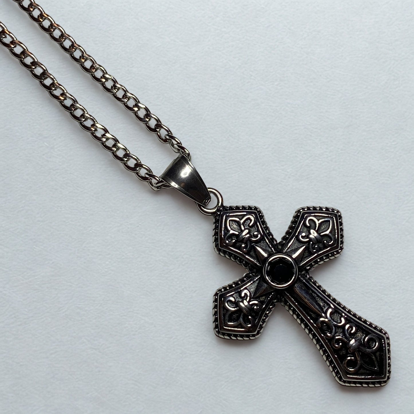 Collar cruz gotica