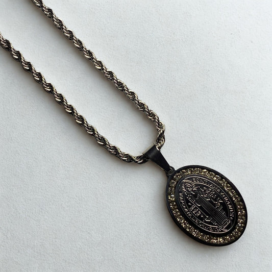 Medalla ovalada San Benito