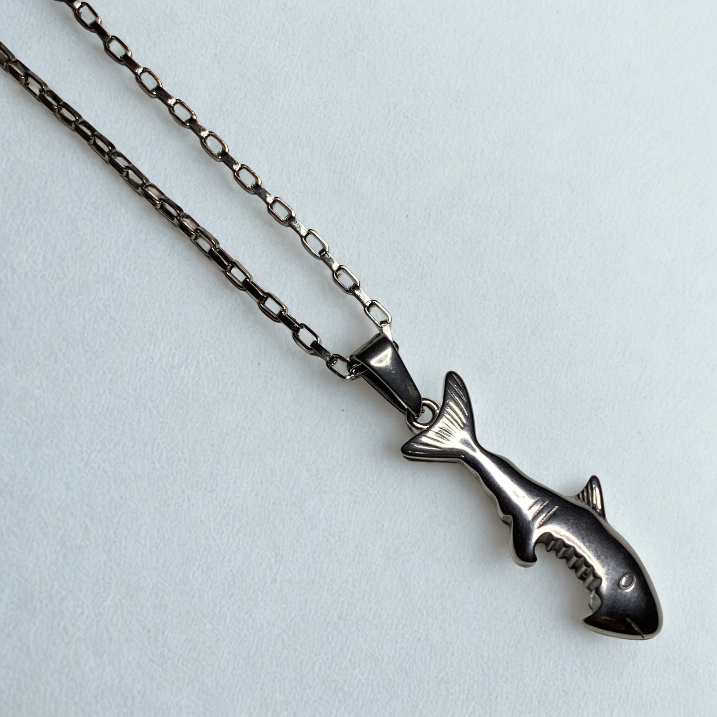 Collar tiburón