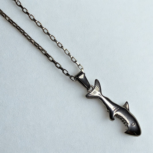 Collar tiburón