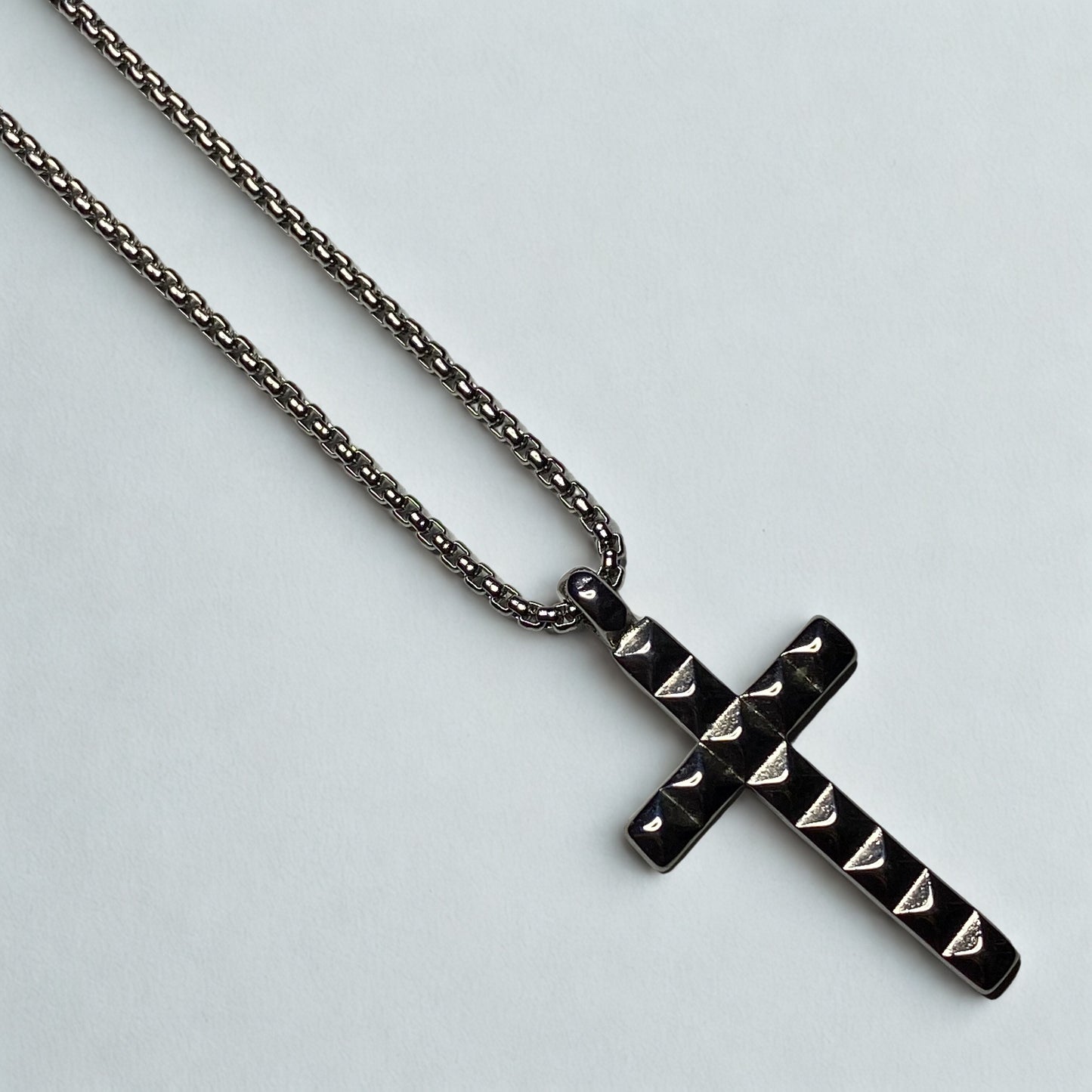 Collar cruz estoperoles